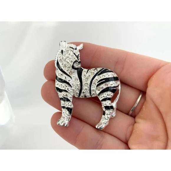 Roman Signed Silver Toned Black & White Striped Zebra Vintage XL Large Brooch - Picture 7 of 10